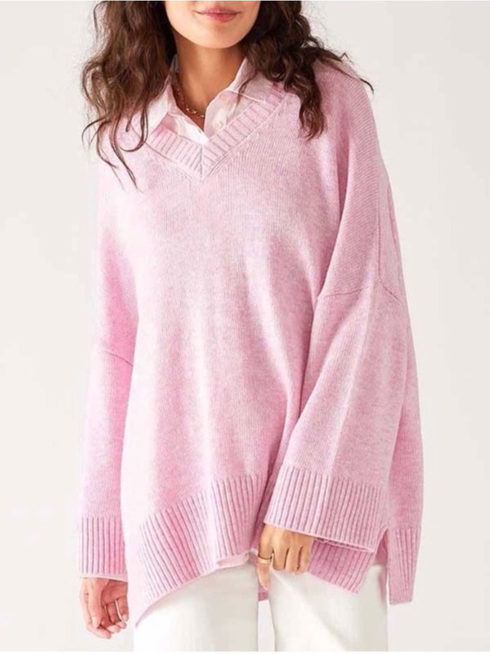 MERSEA Montauk oversized cozy v-neck sweater. Pink. OS
